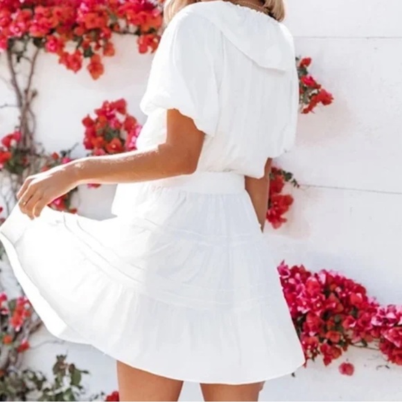 LOVE COLETTE White Puff Sleeve Mini Dress Size Medium Like New! - Picture 2 of 7